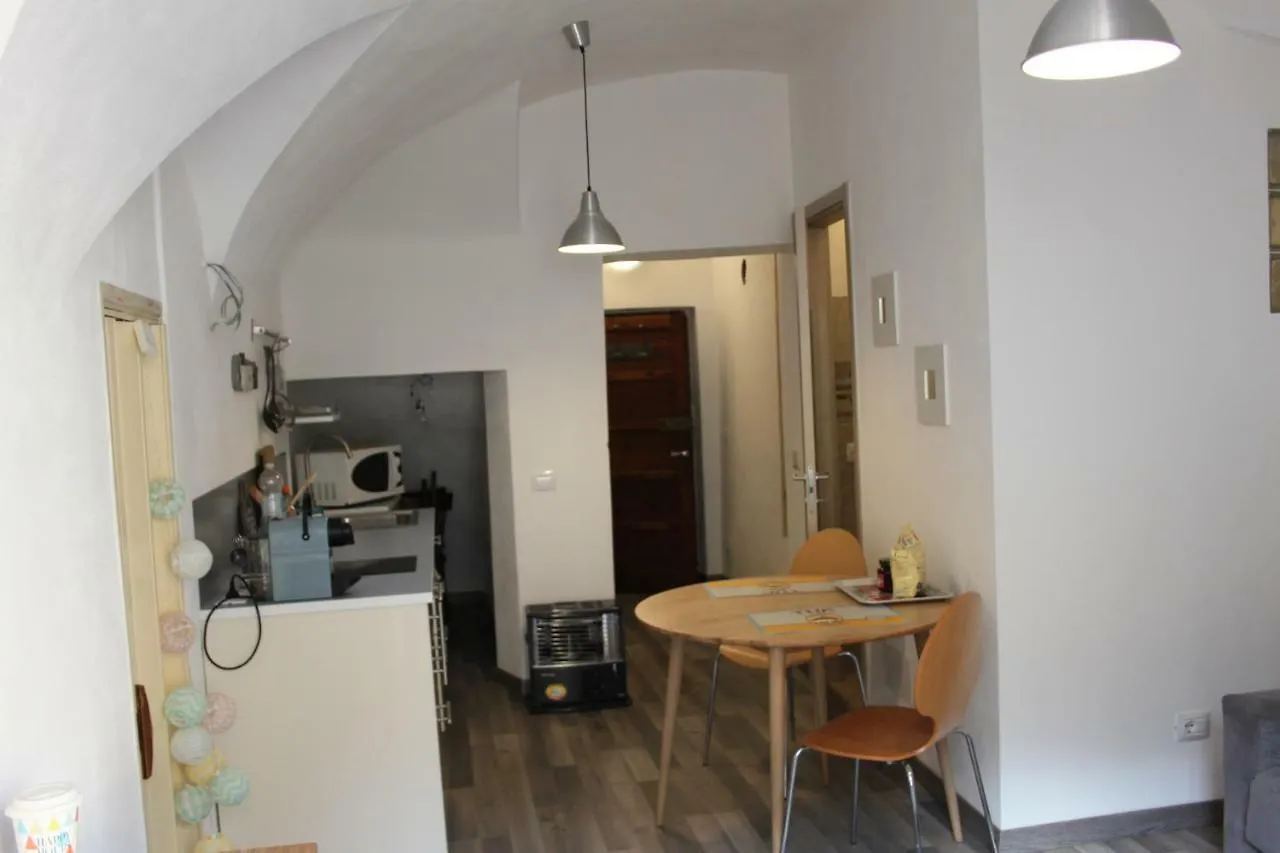 Casa Gianna, Bellissimo Monolocale Nel Centro Storico De Badalucco, 10Km Dal Mare Apartment